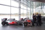 David Cameron chats with Ron Dennis, Jenson Button and Lewis hamilton at the new McLaren Production Centre