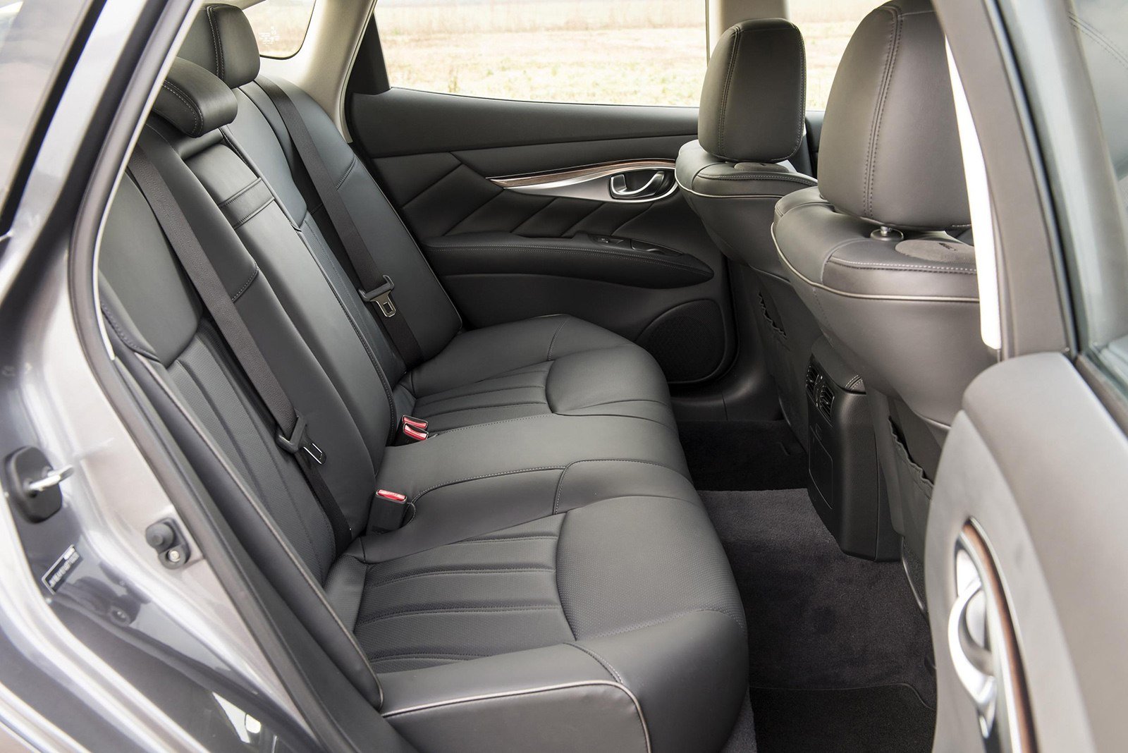 Infiniti Q70 Rear Seating