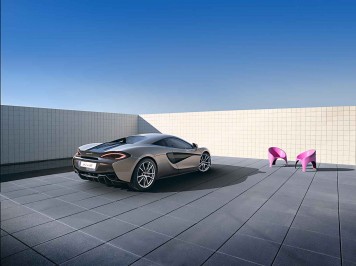 McLaren 570S Coupé Rear Quarter View